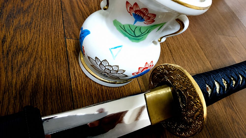 刀剣や壺など美術品・骨董品の取り扱い
